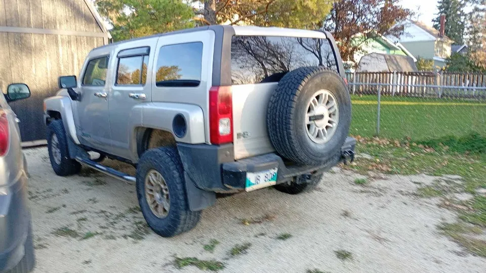 Hummer H3 2006 photo 2
