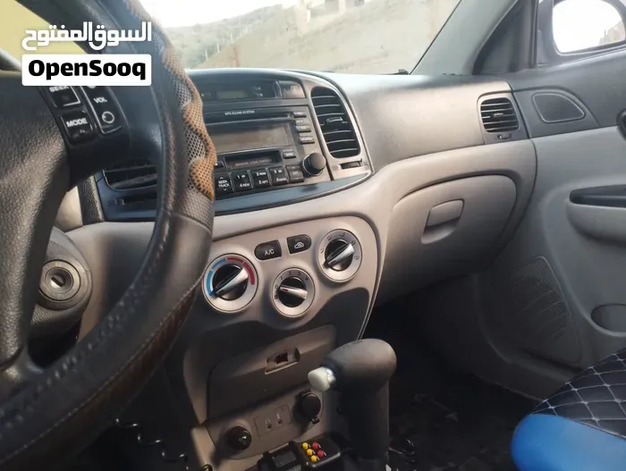Hyundai Verna 2006 photo 2