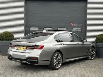 BMW 7 Serie 750Li 2019 photo 2