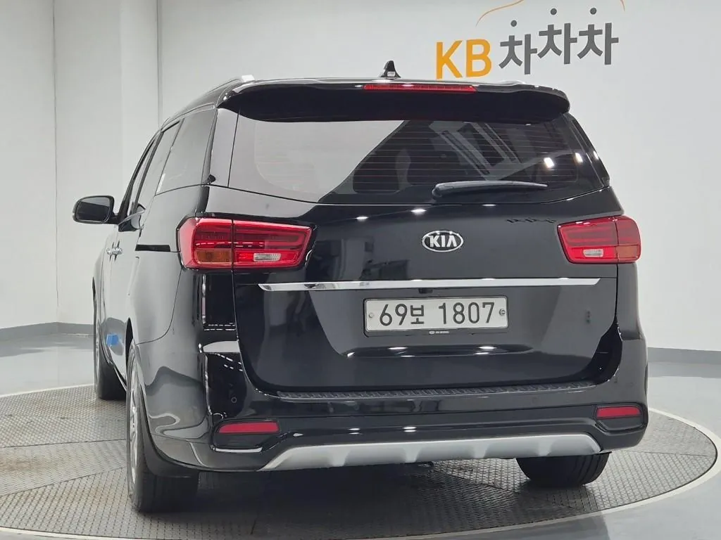 Kia Carnival 2019 photo 2