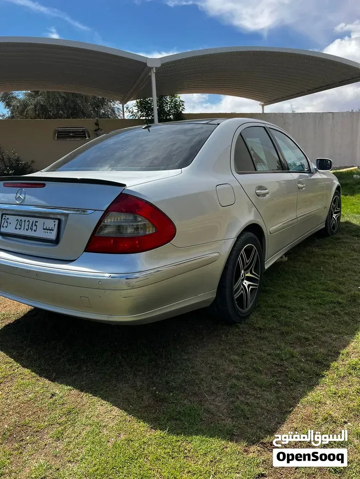 Mercedes-Benz E-Class 2009 photo 3