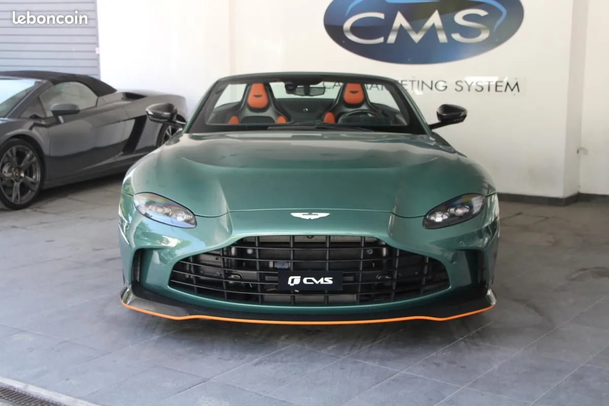 Aston Martin V12 Vantage 2023 photo 2