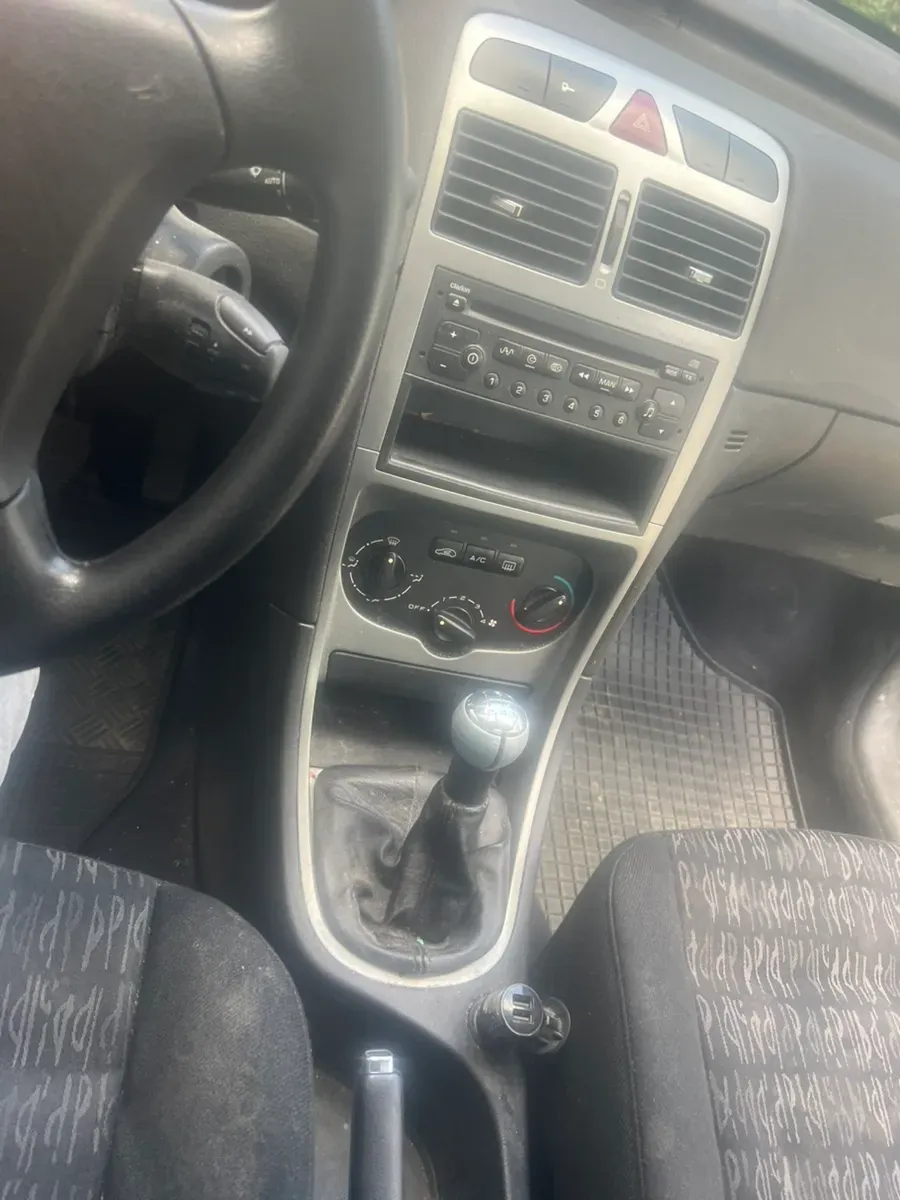 Peugeot 307 2003 photo 2
