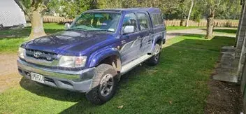 Toyota Hilux 2003 photo 2