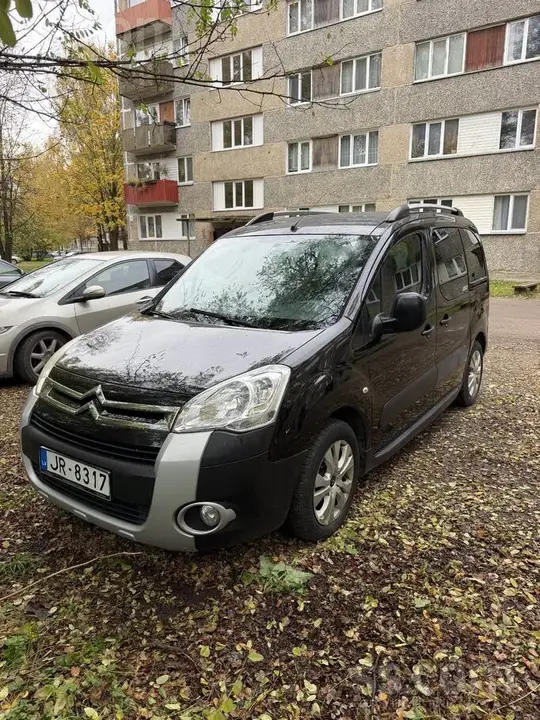 Citroen Berlingo 2011 photo 2