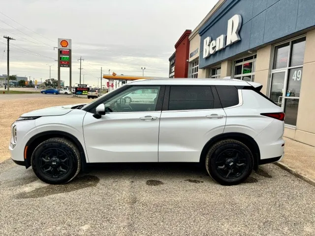 Mitsubishi Outlander 2022 photo 3