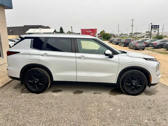 Mitsubishi Outlander 2022 photo 4