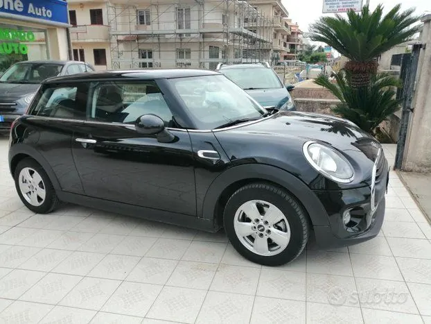 Mini 1.5 Cooper D 2017 photo 2