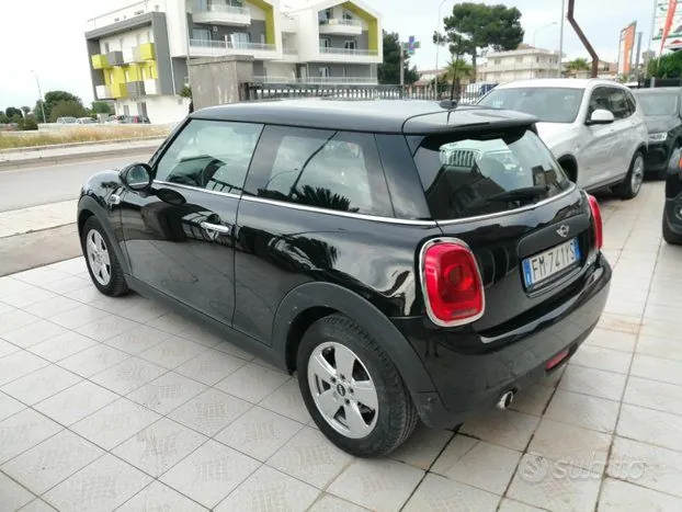 Mini 1.5 Cooper D 2017 photo 4