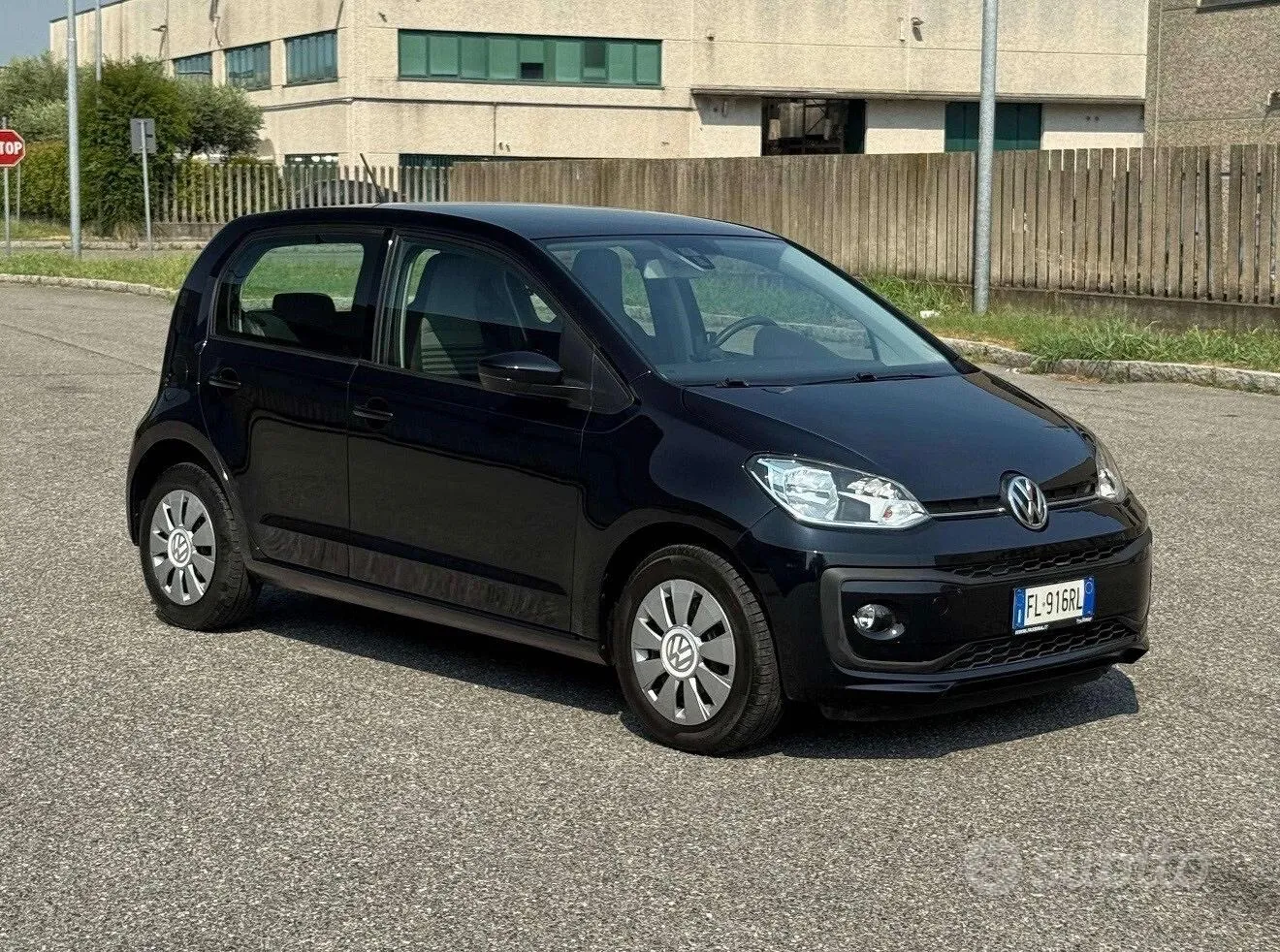 Volkswagen Up 2017 photo 2