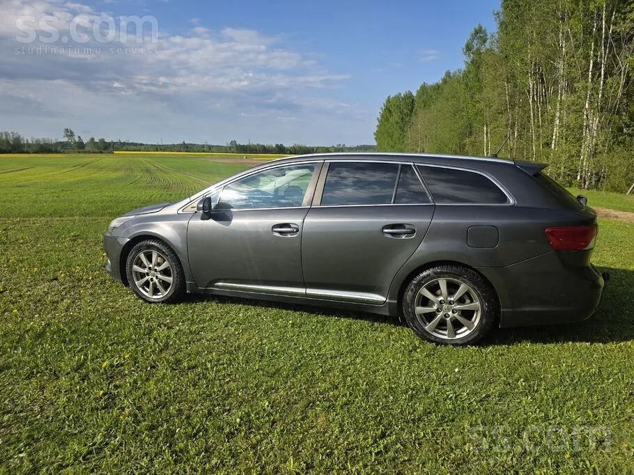 Toyota Avensis 2013 photo 3