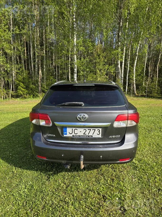 Toyota Avensis 2013 photo 4