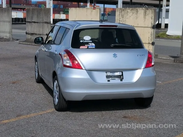 Suzuki Swift 2013 photo 3