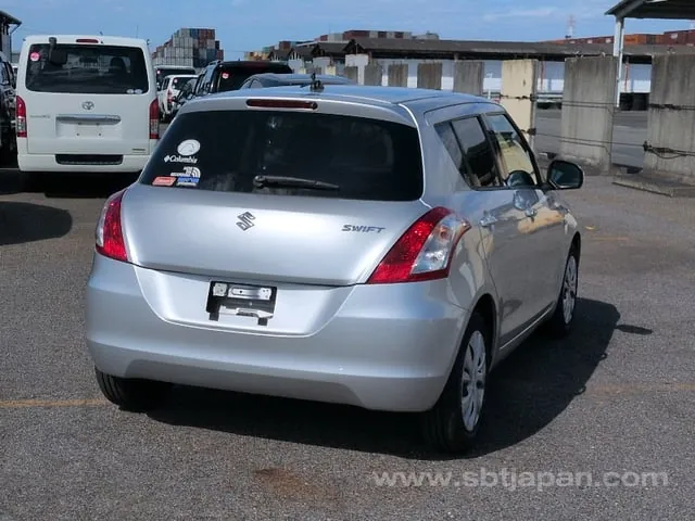 Suzuki Swift 2013 photo 4
