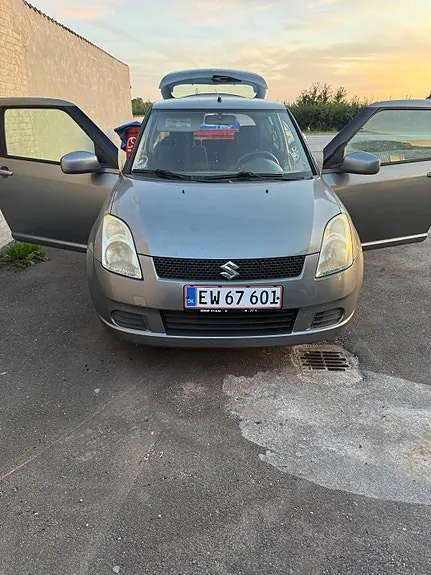 Suzuki Swift 2005 photo 4