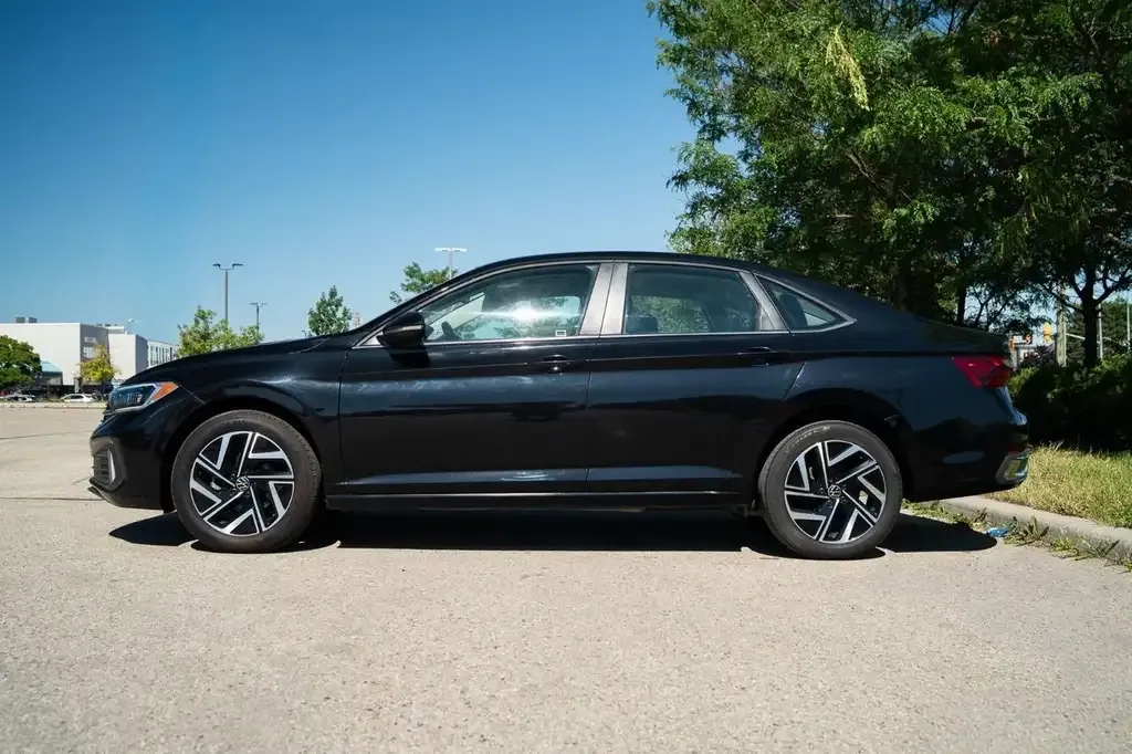 Volkswagen Jetta 2024 photo 4
