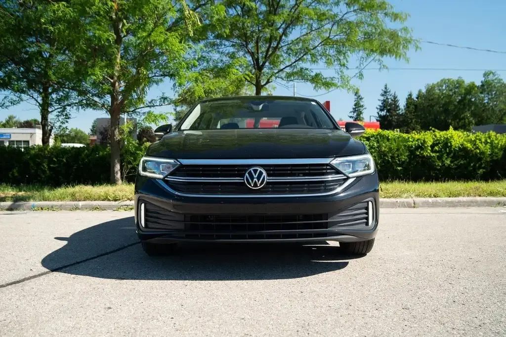 Volkswagen Jetta 2024 photo 2
