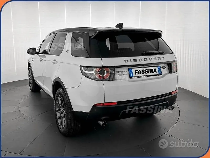 Land Rover Discovery Sport 2018 photo 4