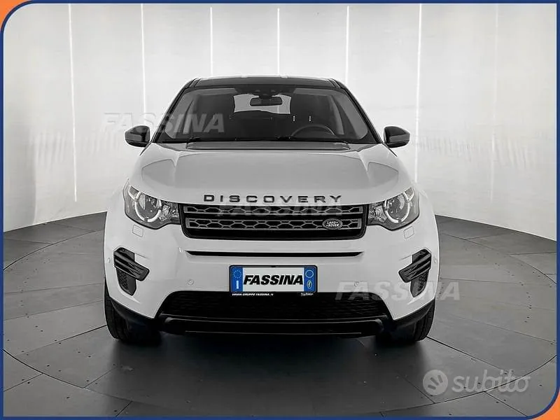 Land Rover Discovery Sport 2018 photo 2