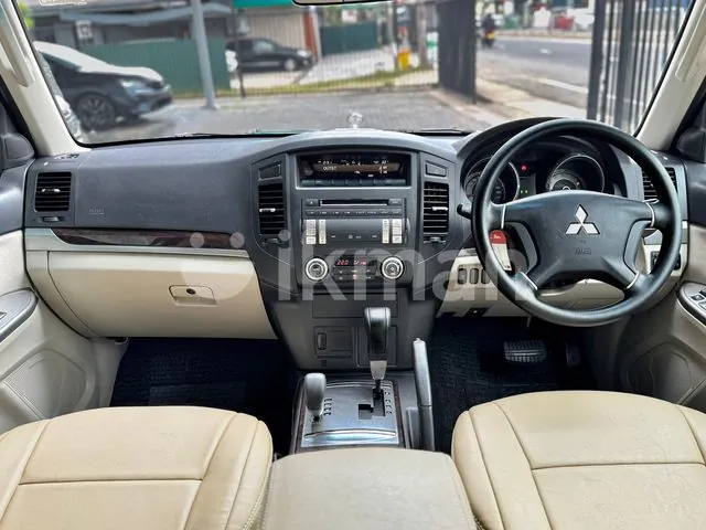 Mitsubishi Montero 2013 photo 4