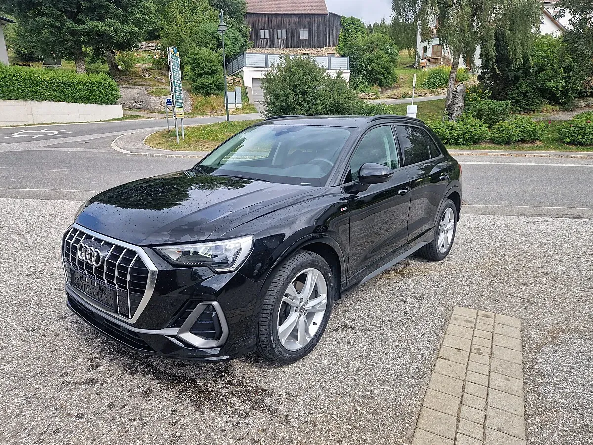 Audi Q3 2019 photo 2