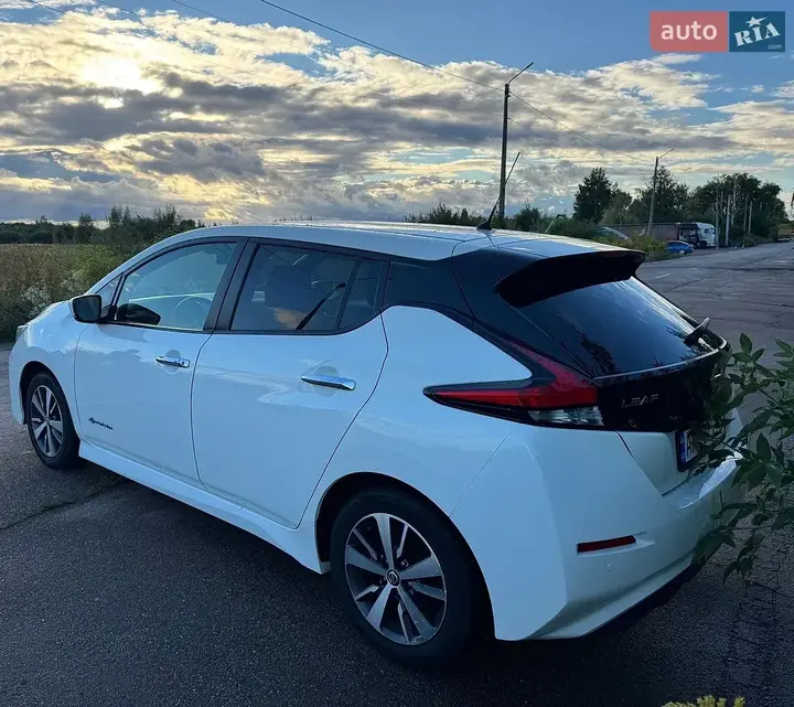 Nissan Leaf 2018 photo 4