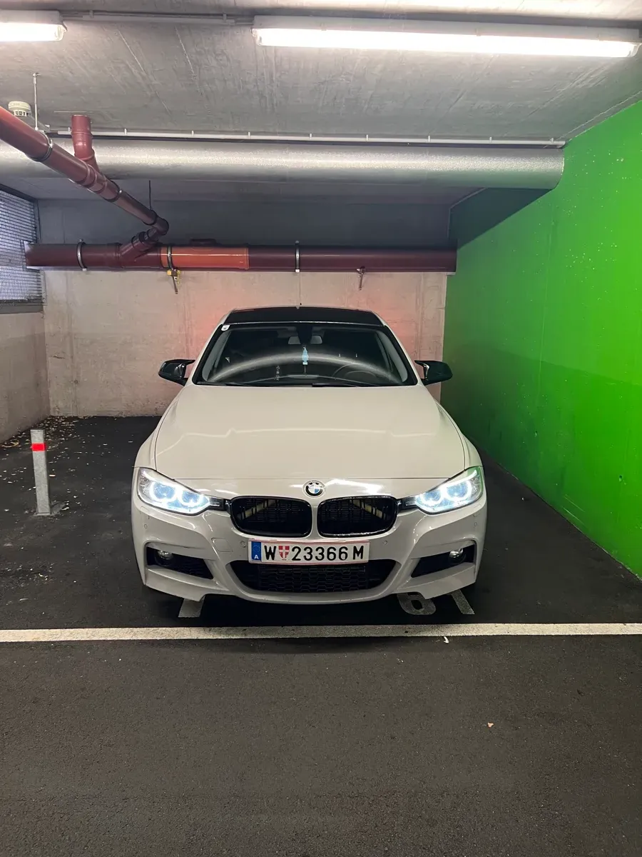 BMW 3 Series 2012 photo 3
