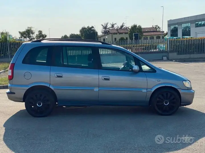 Opel Zafira 2004 photo 4
