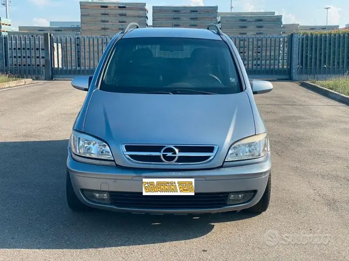 Opel Zafira 2004 photo 2
