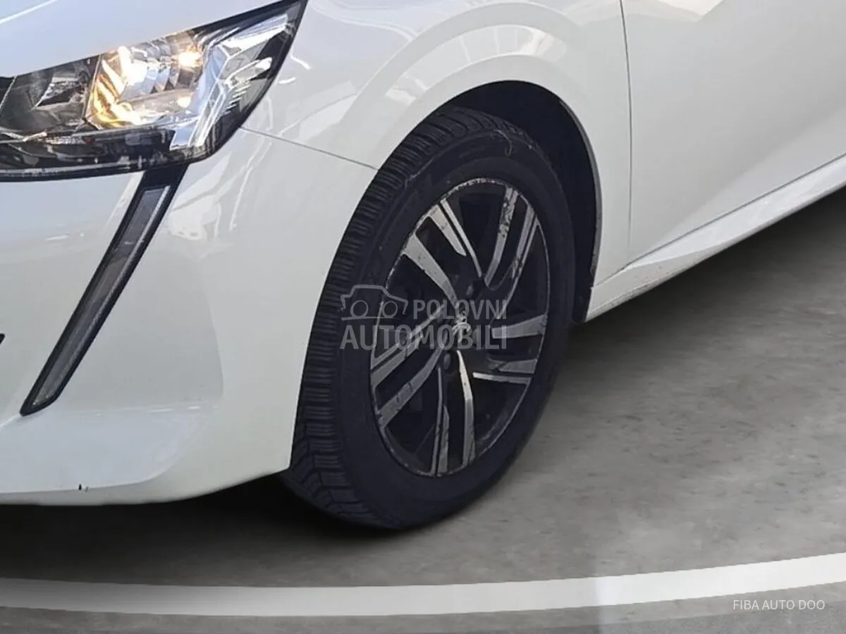 Peugeot 208 2022 photo 3