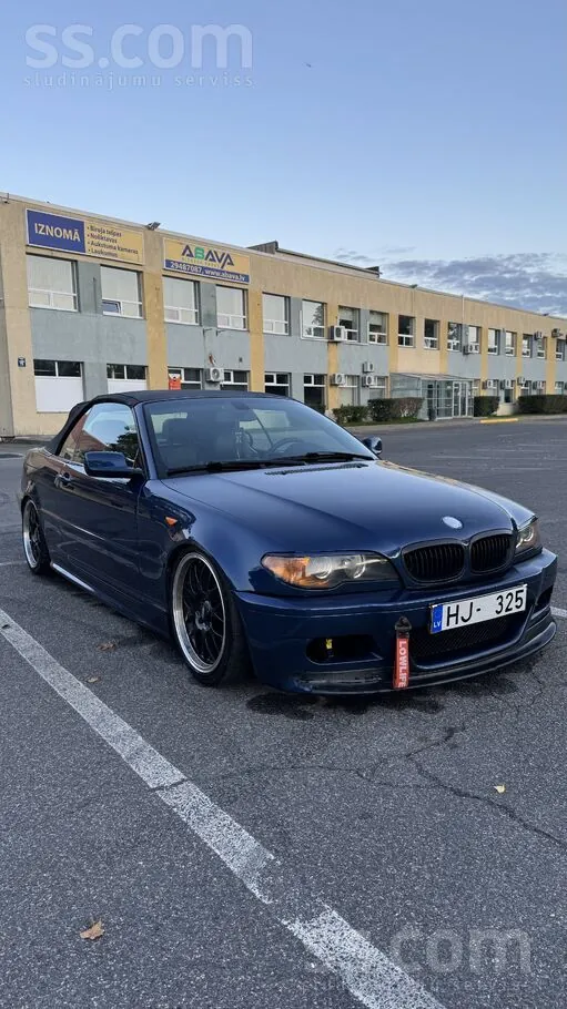 BMW 325 2004 photo 2