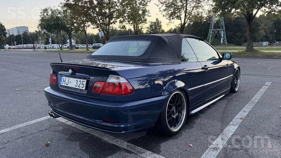 BMW 325 2004 photo 3