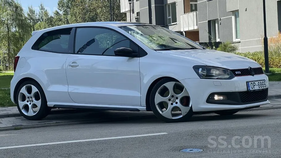 Volkswagen Polo 2011 photo 4