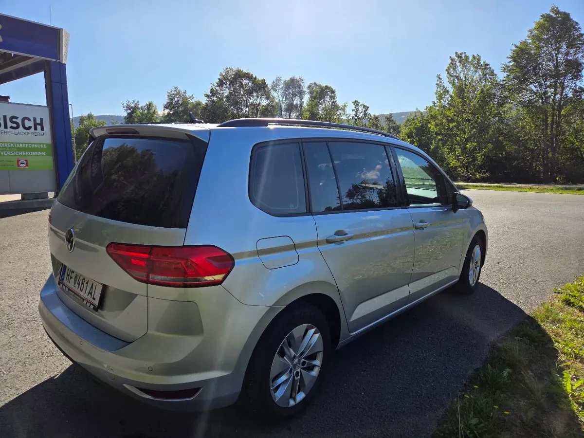 Volkswagen Touran 2022 photo 3