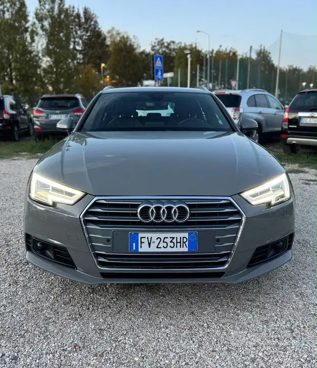 Audi A4 Avant 2019 photo 2