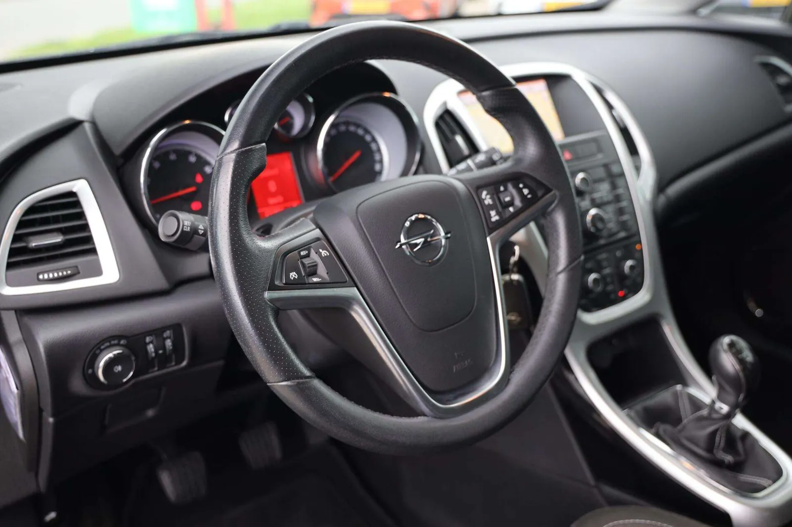 Opel Astra 2012 photo 5