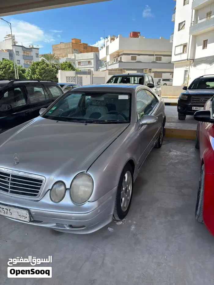 Mercedes-Benz Clk-Class 2002 photo 2
