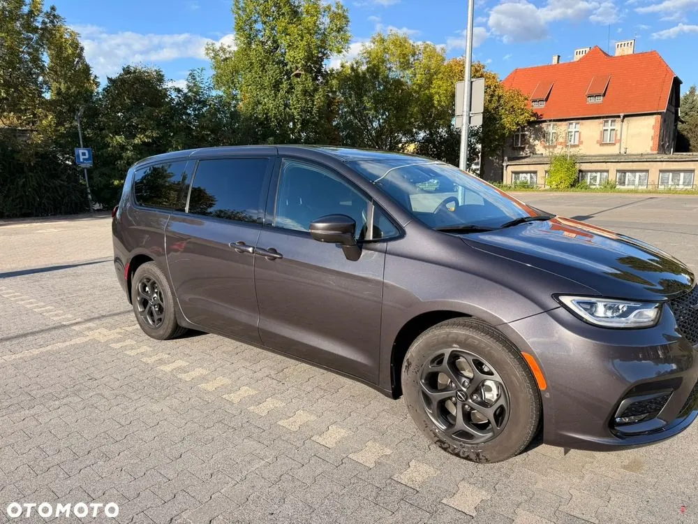 Chrysler Pacifica 2022 photo 3