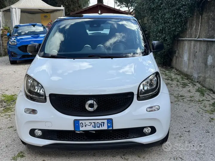 Smart Forfour 2019 photo 2
