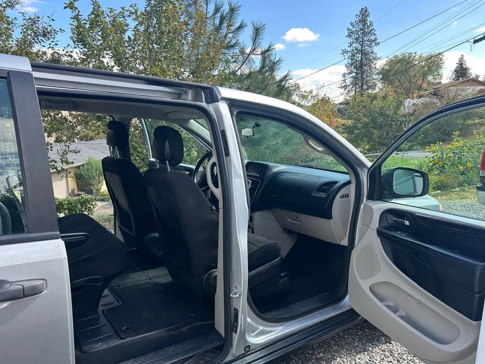 Dodge Grand Caravan 2012 photo 5