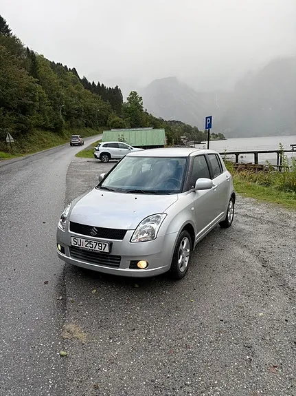Suzuki Swift 2006 photo 2