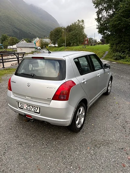 Suzuki Swift 2006 photo 4