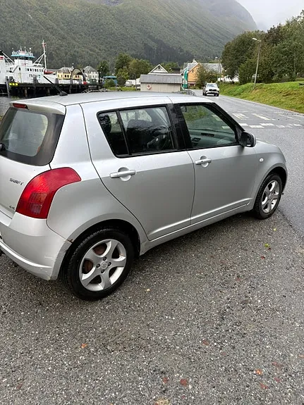 Suzuki Swift 2006 photo 3