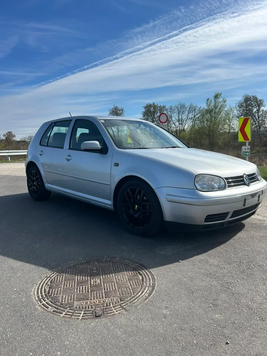 Volkswagen Golf 2001 photo 2