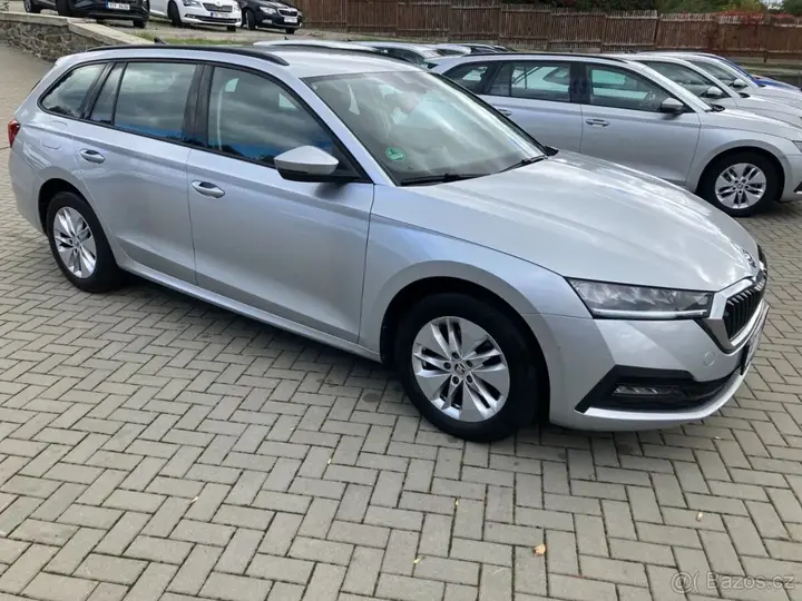 Skoda Octavia 2023 photo 2