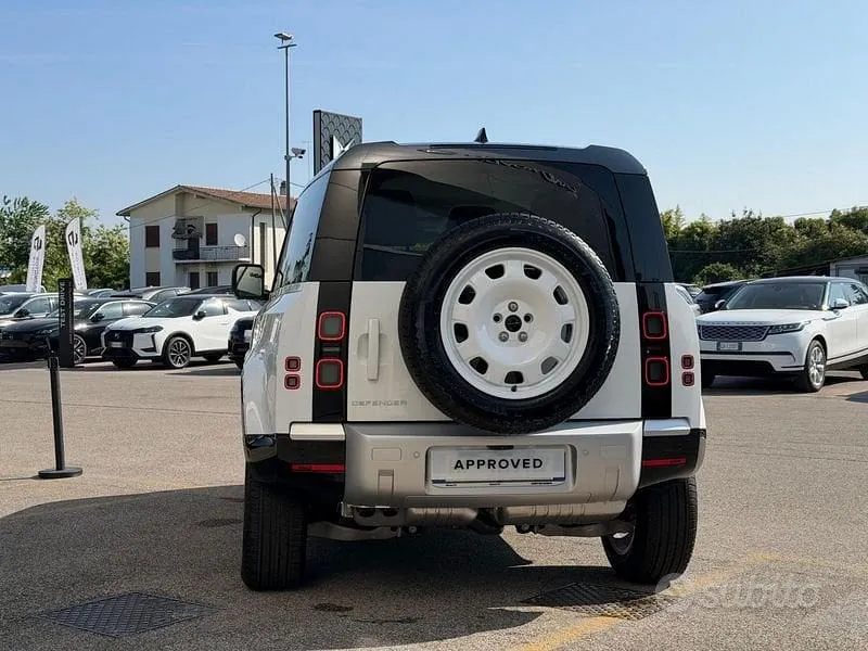 Land Rover Defender 2025 photo 4