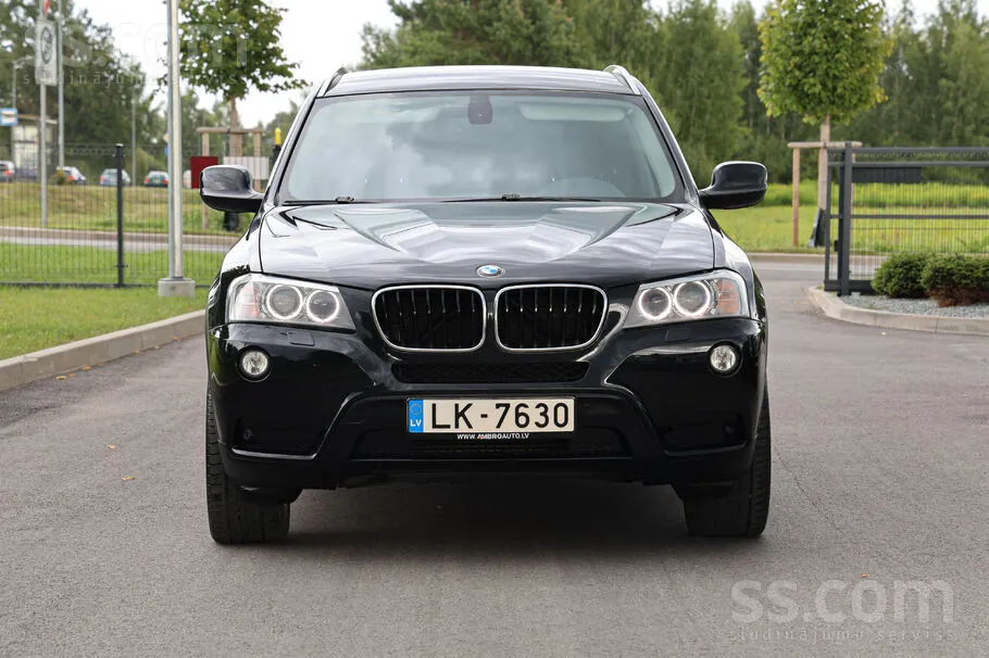 BMW X3 2012 photo 2