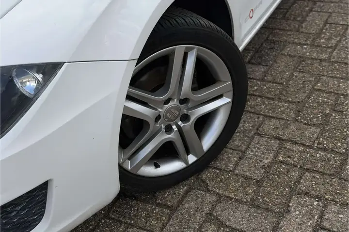 Seat Leon 2011 photo 4