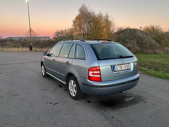 Skoda Fabia 2006 photo 3