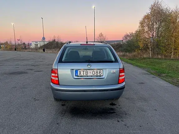 Skoda Fabia 2006 photo 4